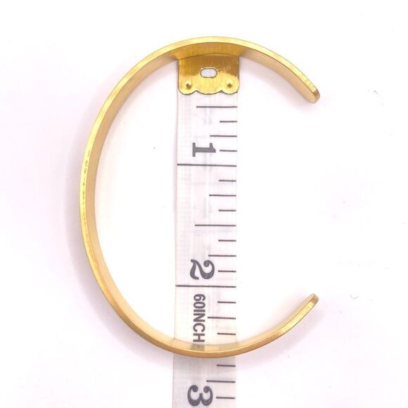 Minimalist gold babe message cuff bracelet - Picture 4 of 4